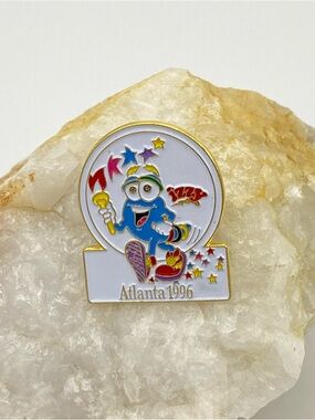 Atlanta 1996 Olympics Torch Star Izzy Enamel Pin